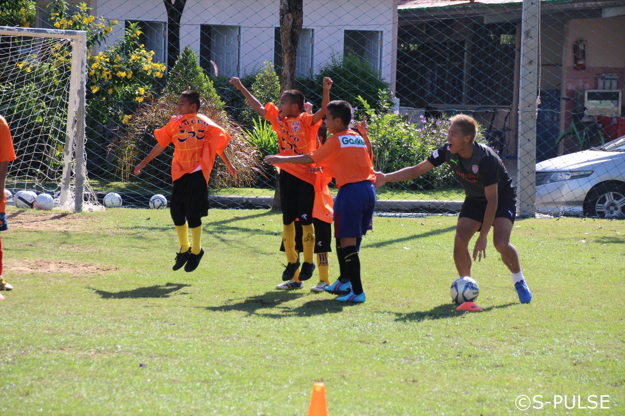 タイサッカーと日本サッカーの架け橋に 清水エスパルス が来タイ と暮らす Toklas