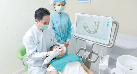 タイ在住中に歯をきれいに！<br>歯列矯正は日本の半額です